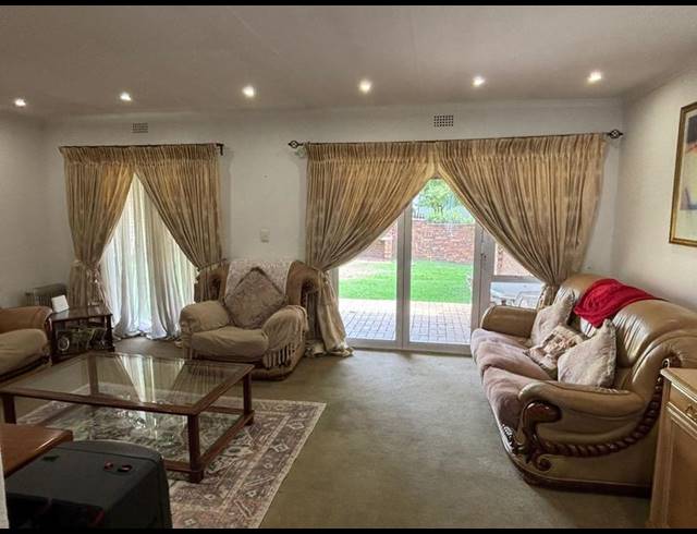 3 BEDROOM PROPERTY TO RENT IN BUCCLEUCH